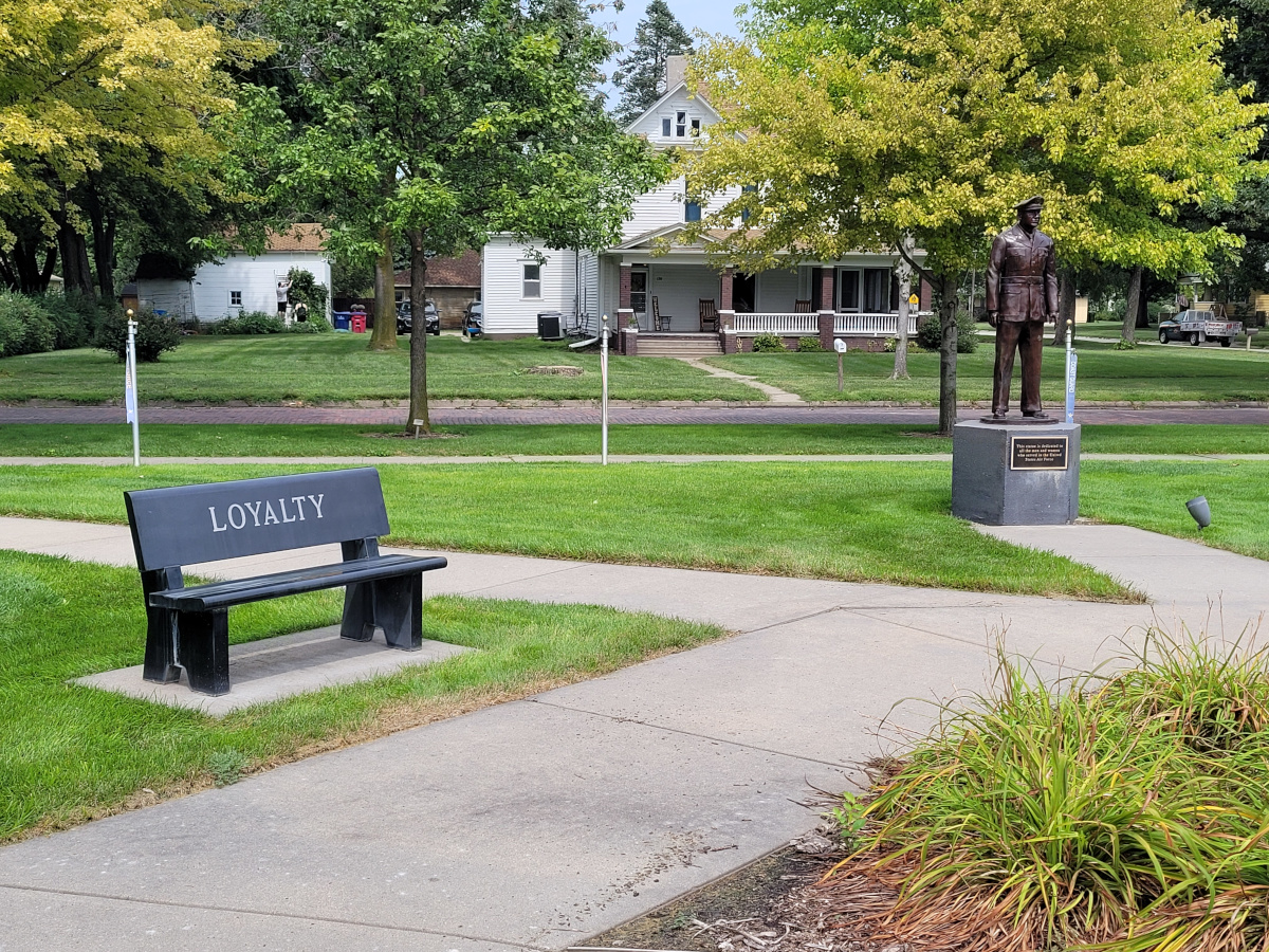 Bronze sculptures and bench. - North Bend Memorial
