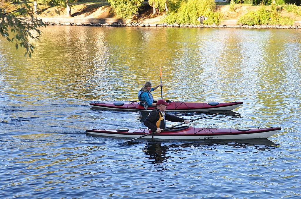 Kayaks on the Fremont Cut