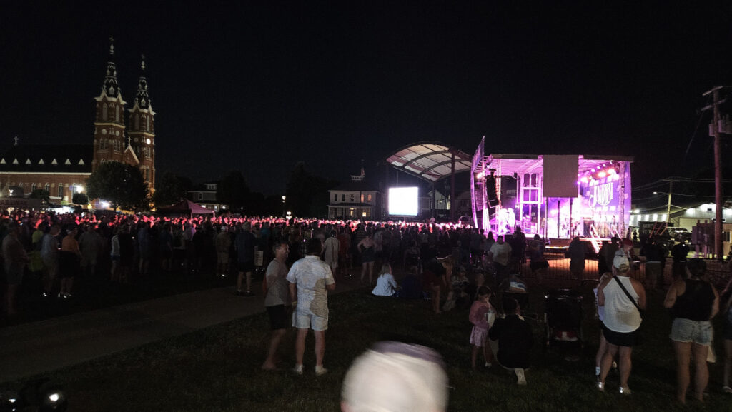 Concert in Dyersville